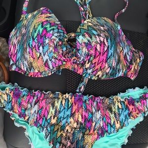 Shade & Shore Bikini (Top 36D, bottom XL)